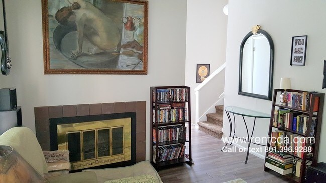 Building Photo - 1351 E Merritt Cir