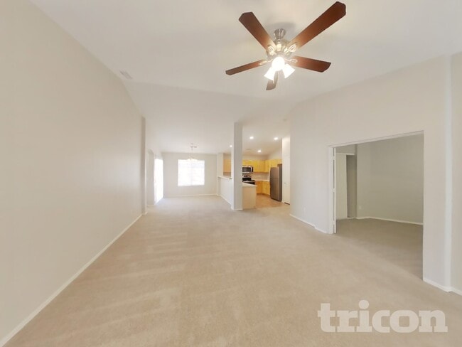 Foto del edificio - 8520 W Sonora St