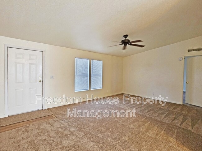 Building Photo - 4400 Vicki Ann Rd