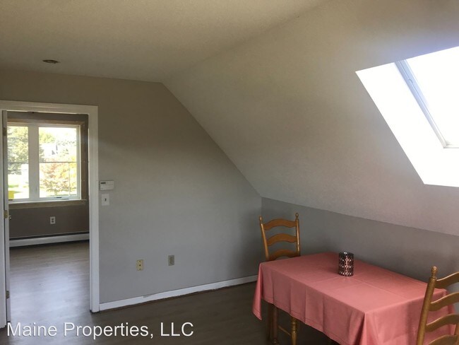 Building Photo - 1 br, 1 bath House - 77 Winding Way