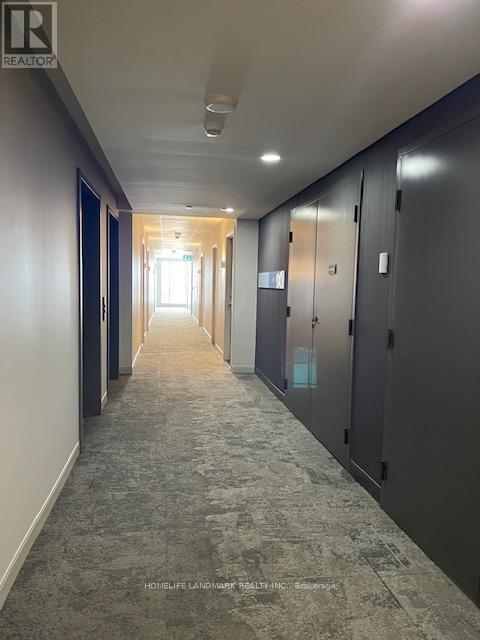 Photo du bâtiment - 2560 Eglinton Ave W