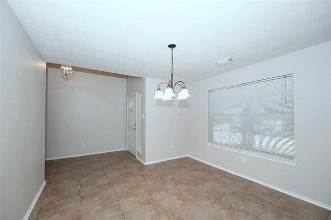 Foto del edificio - 24414 Pepperrell Pl St
