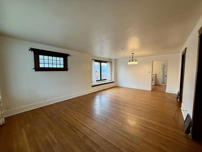 Foto del edificio - Spacious and Well-Equipped 3 Bed Spokane H...