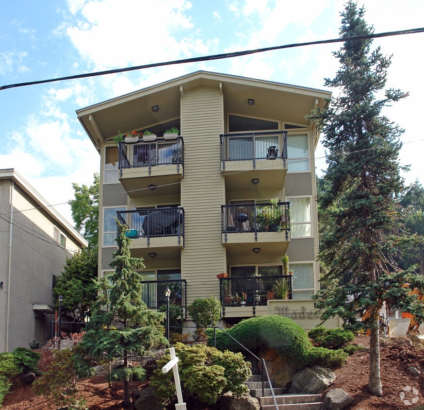 Building Photo - 3608 14th Ave W
