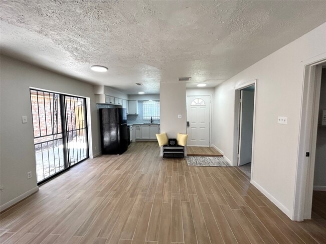 Foto del edificio - 15412 Chipman Ln.