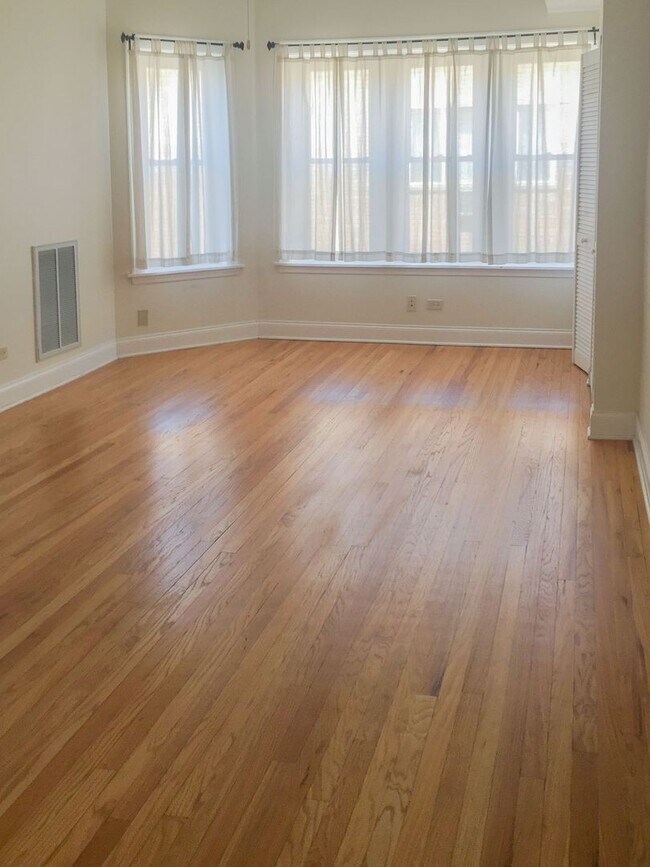 Foto del edificio - 4808 N Paulina St