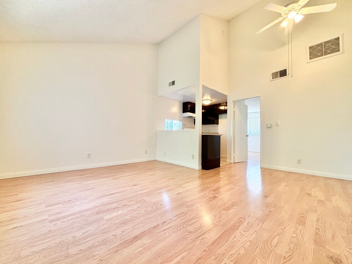 17327 Saticoy St. Northridge, CA 91325 Apartments in Los Angeles, CA Westside Rentals