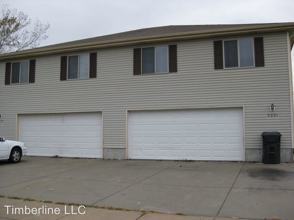 Primary Photo - 2301-2307 SW 19th St