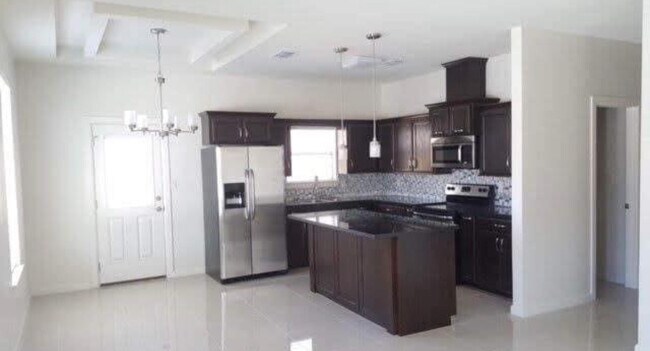 Foto del edificio - 1707 W Smith Dr