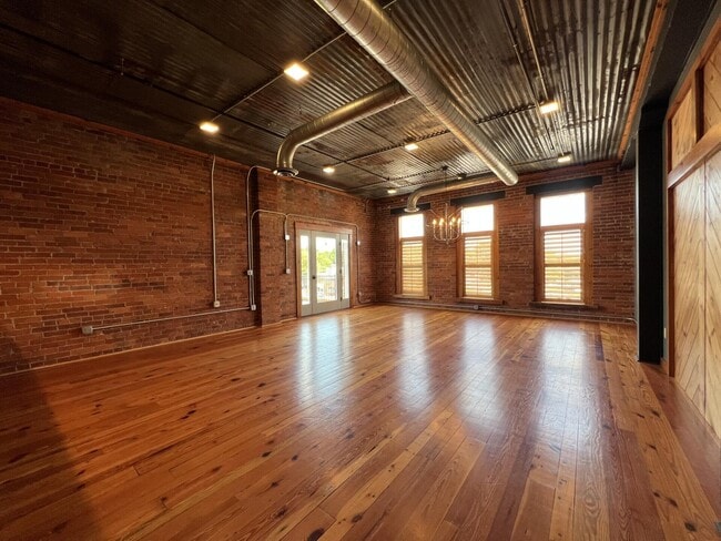 Foto del edificio - 431 S Columbus St