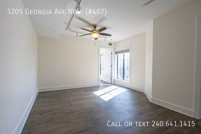 Foto del edificio - 3205 Georgia Ave NW