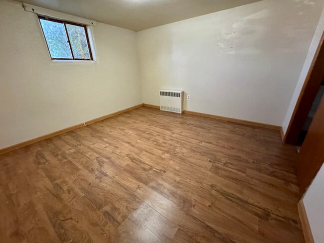 Foto del edificio - 302 W 7th St