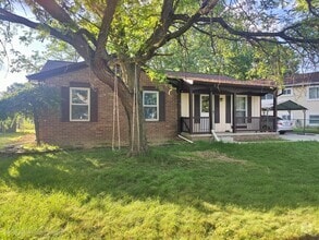 Building Photo - 5804 Sunset Trail