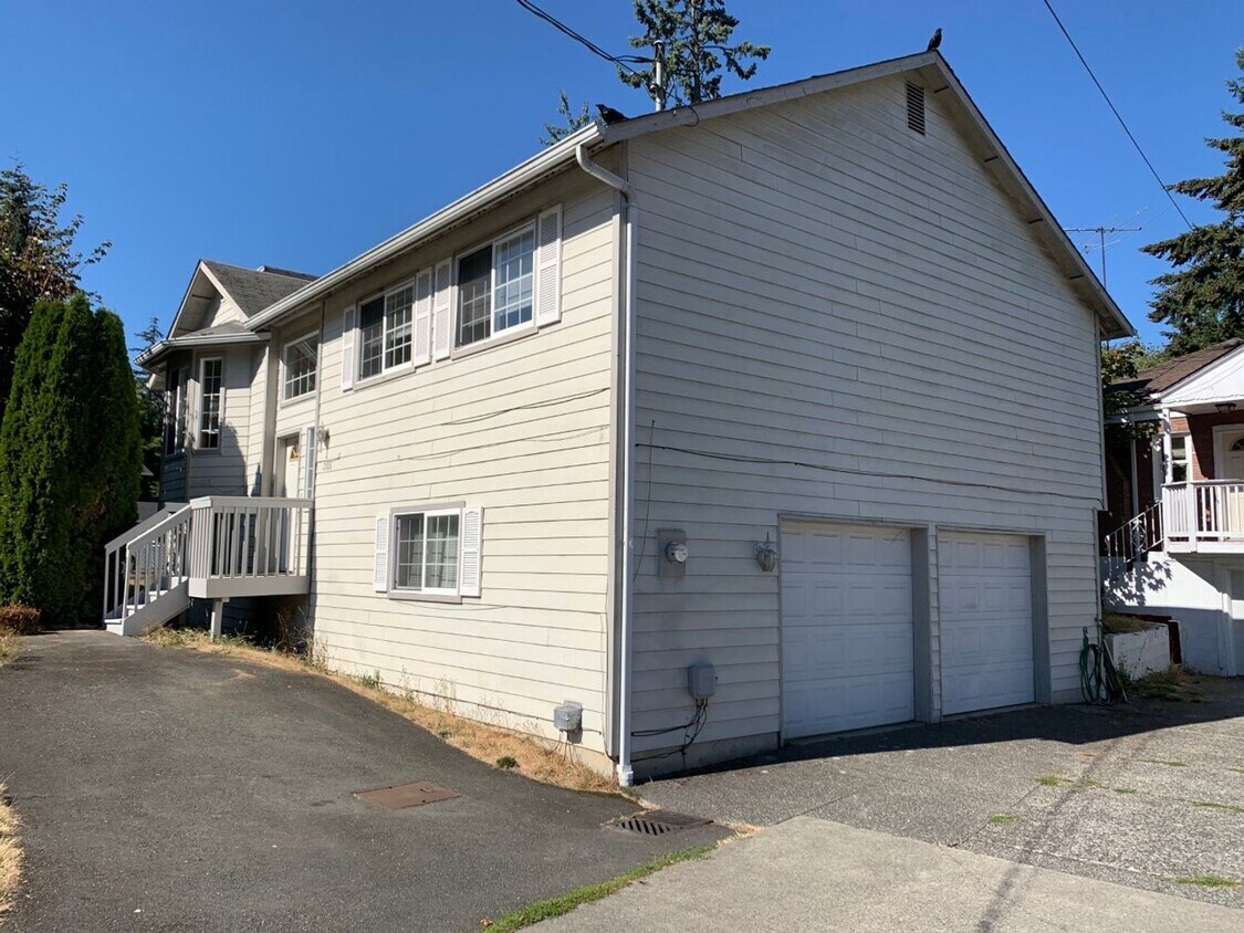 Foto principal - Newly remodel 4 bed 3 bath home in Shoreline