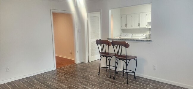Building Photo - 12913 Trail Hollow Dr