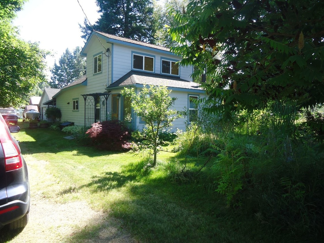 Primary Photo - 3 br, 2 bath House - 214 E Hayden Ave