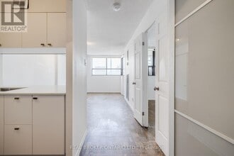 Building Photo - 105 McCaul St