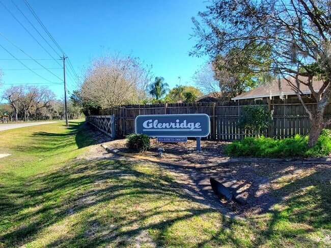 Building Photo - Glenridge 3/2 Home Located in Lakeland