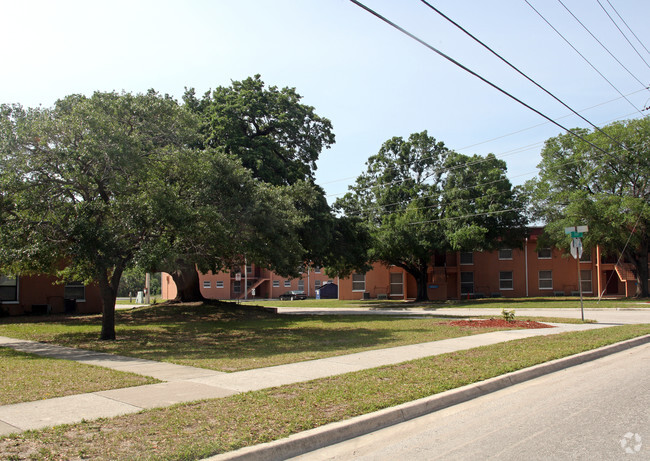 Building Photo - Tampa Park Apartments