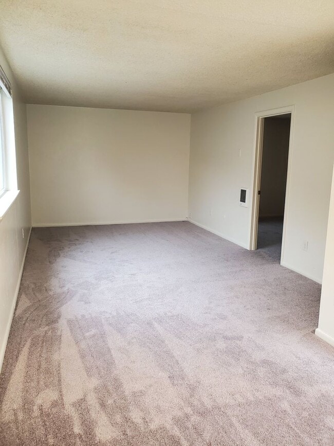 Building Photo - 1 Bedroom in Heart of Nampa!
