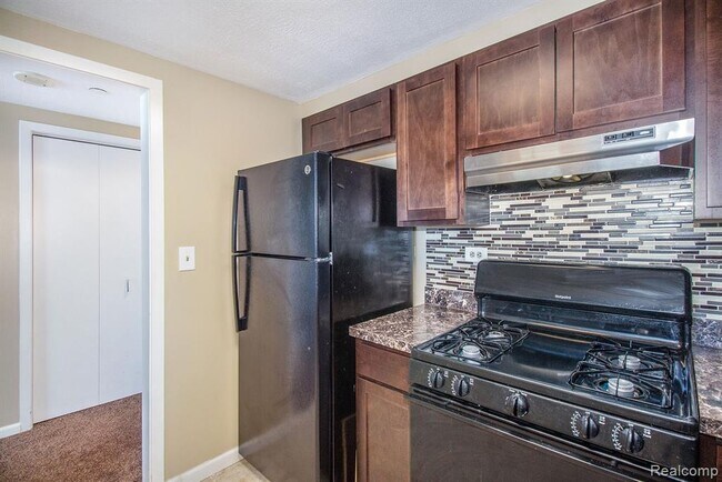 Foto del edificio - 3320 Spinnaker Ln