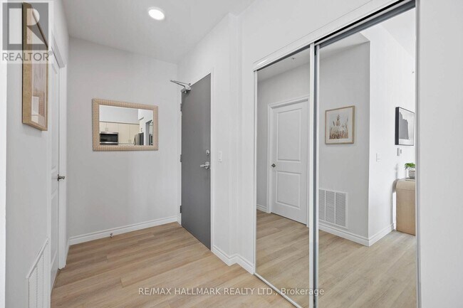 Photo du bâtiment - 70 Dean Ave