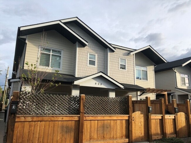 Photo du bâtiment - 816 Glenwood Ave