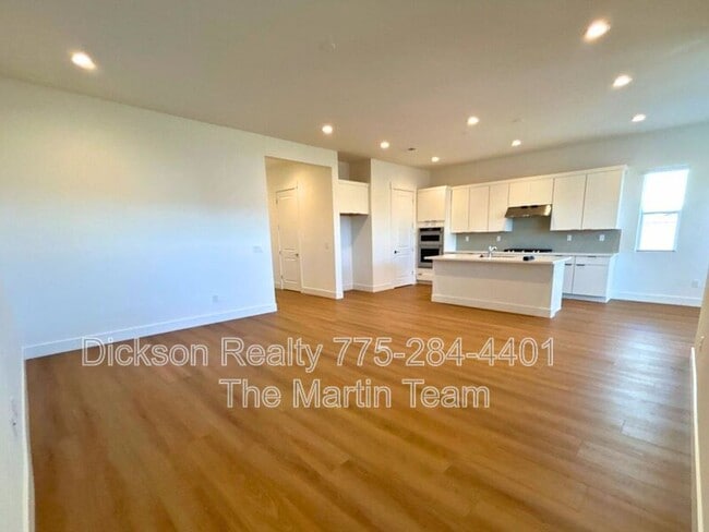 Building Photo - 7328 Oakmont Ln