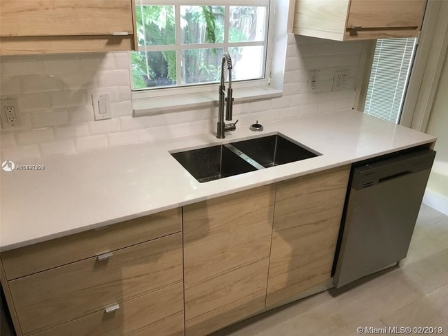 Building Photo - 1601 Adams St