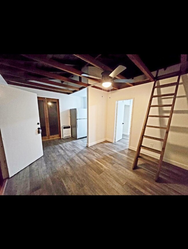 Foto del edificio - 1 bed, 1 bath - South Mission Hills neighb...