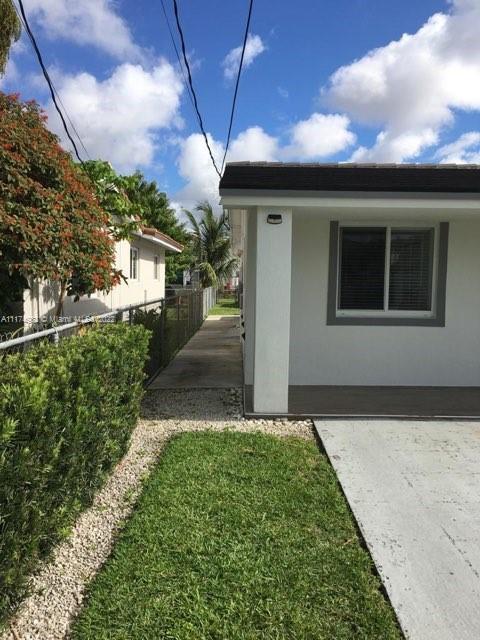 Building Photo - 7525 S Waterway Dr