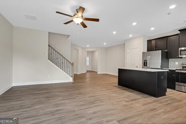 Building Photo - 123 Wayne Ln