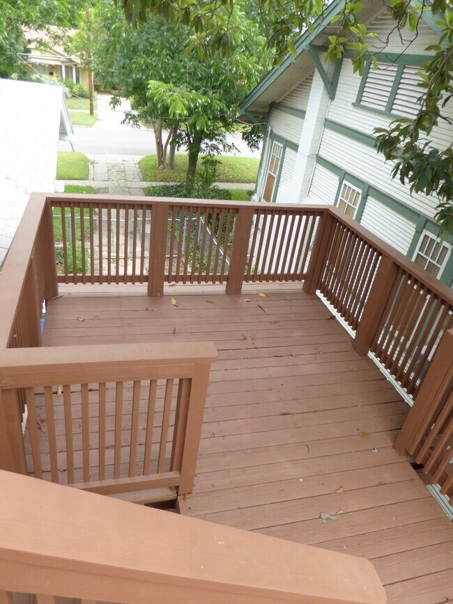 Building Photo - Studio loft in Alta Vista