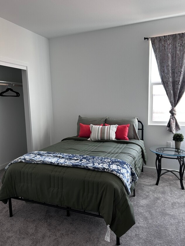 Full sized bed - 8716 Hamblen Ct