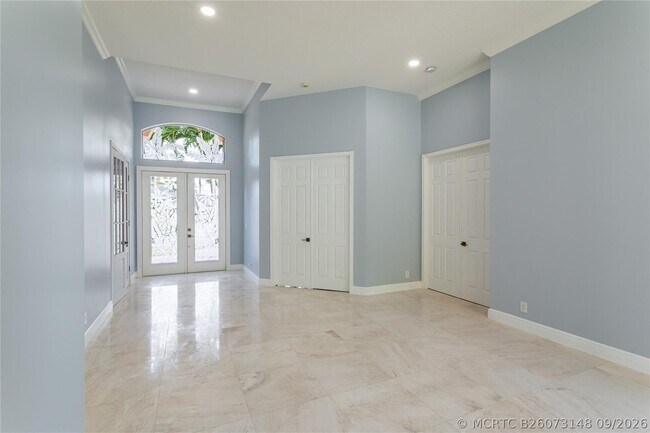 Building Photo - 15683 Cypress Park Dr