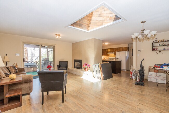Building Photo - 7085 Dover Way