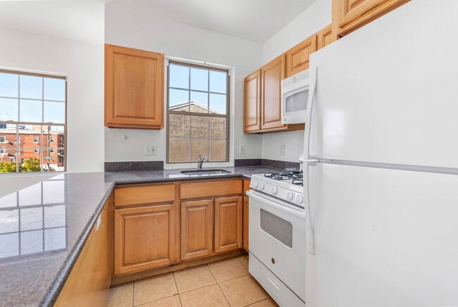 Building Photo - 621 N 33rd St