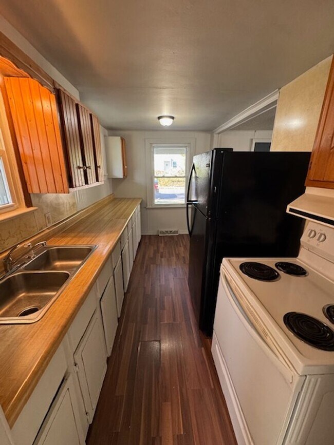 Foto del edificio - 2217 Shadybrook Dr