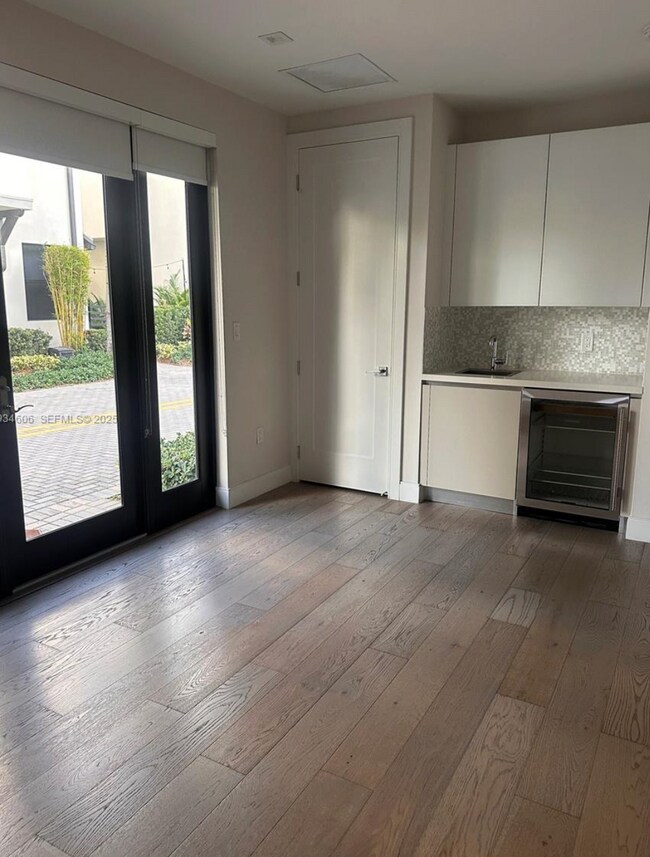 Building Photo - 8231 NW 48th St