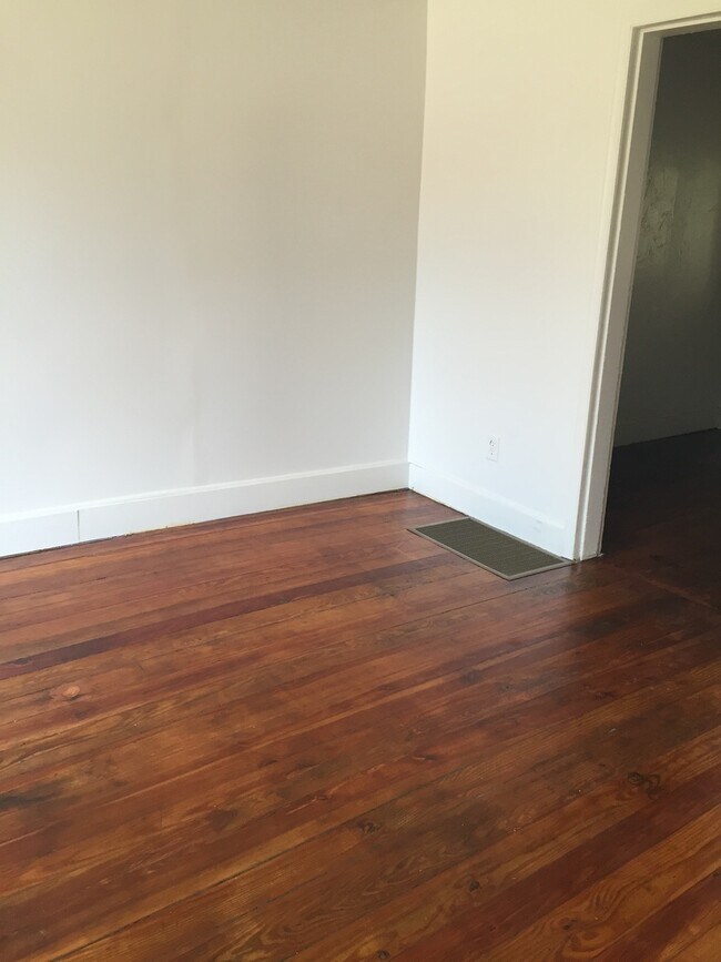 Foto del edificio - 3 Bedroom 2 Bath with Yard - Coming soon Y...