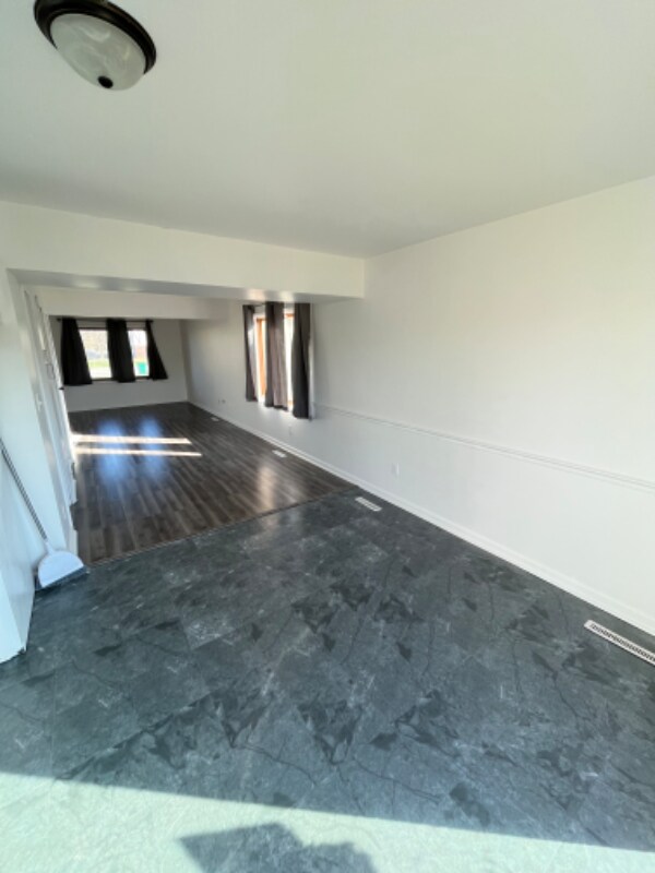 Foto del edificio - 7432 Whitcomb St
