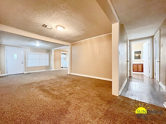 Foto del edificio - Great 4 Bedroom Home in Valparaiso