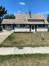 Building Photo - 305 Northpark Dr