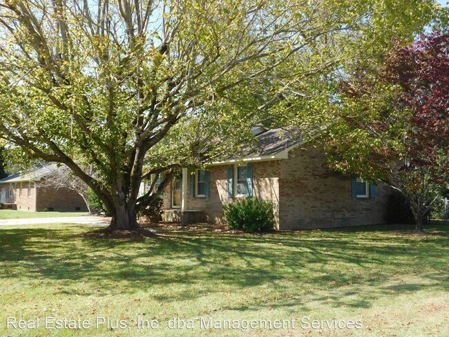 Building Photo - 3 br, 1.5 bath House - 600 W Grantham Road
