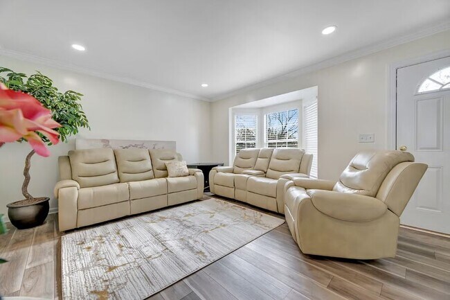 Foto del edificio - 7108 Ruthgreen Rd