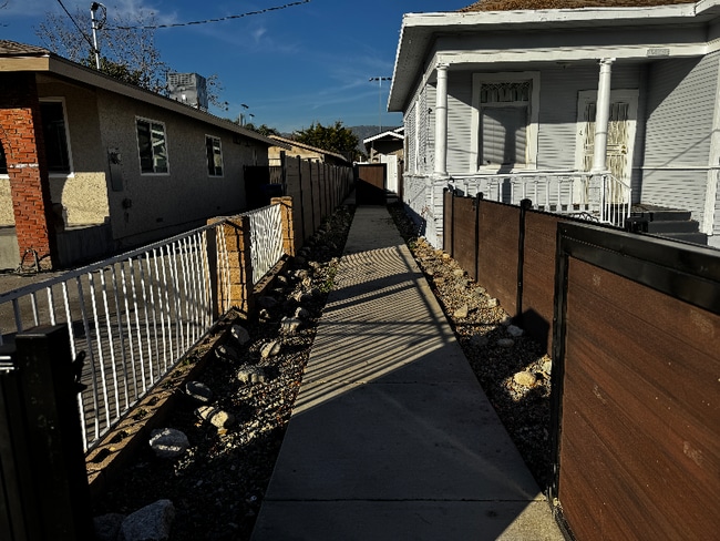 Photo - 1486 W 7th St House