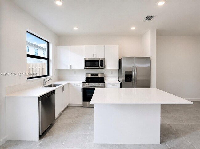 Foto del edificio - 23252 SW 128th Ave