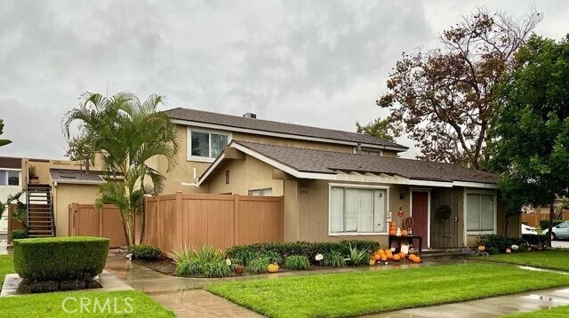 Foto del edificio - 12422 Cuesta Dr