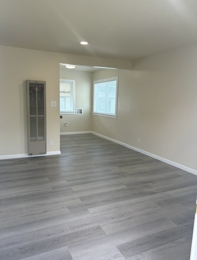 Foto del edificio - Charming 2-Bedroom Apartment with Hardwood Floors in Berkeley – Perfect Location!