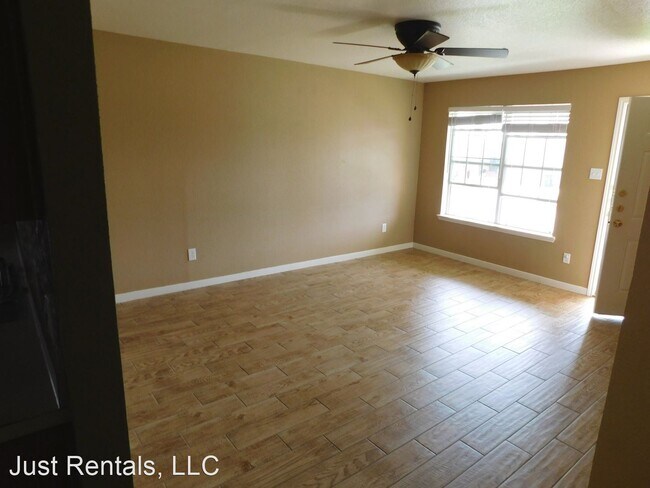 Building Photo - 314 Cedar Ridge Dr